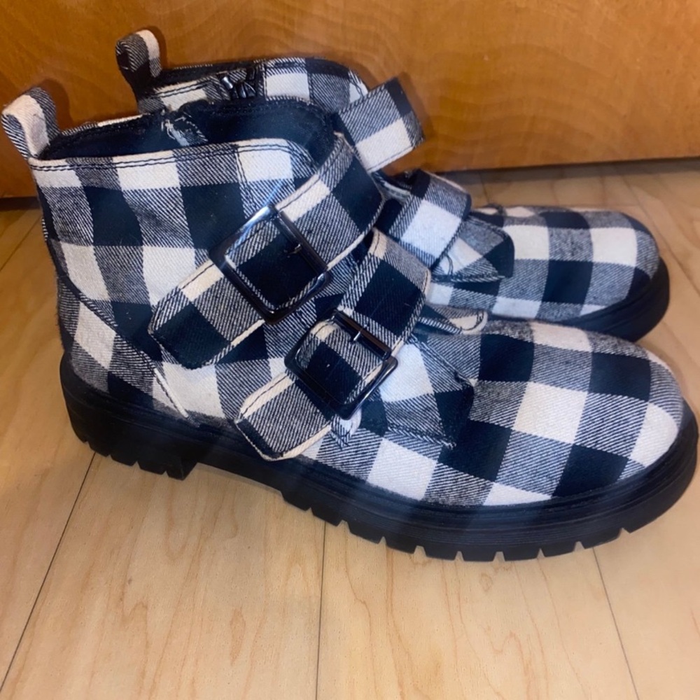 SO Black and White Plaid Ankle Boots